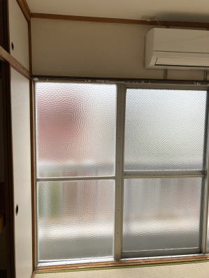 南側の部屋は一面ガラスです